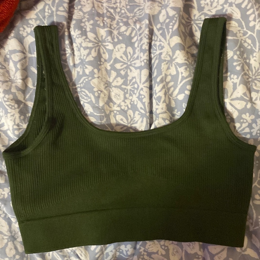 Green Amazon Athletic Bra, Size Medium, Stretchy Material